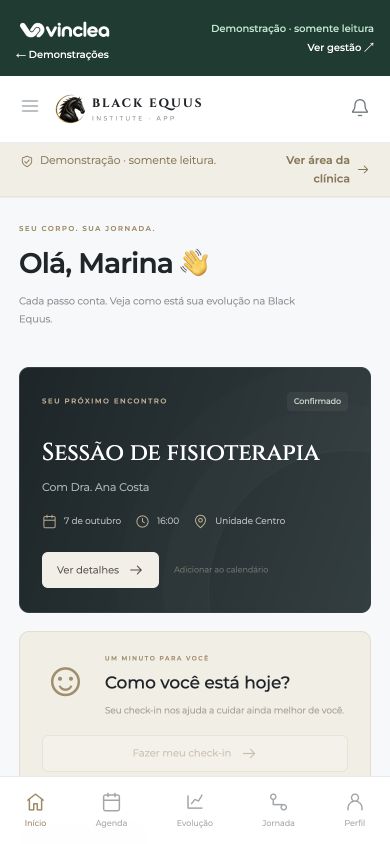 App real do paciente no celular com próximo atendimento e check-in